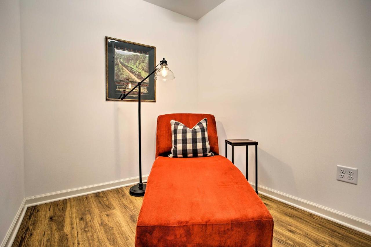 Newly Remodeled Apartment On Main Street In Saluda Exteriér fotografie