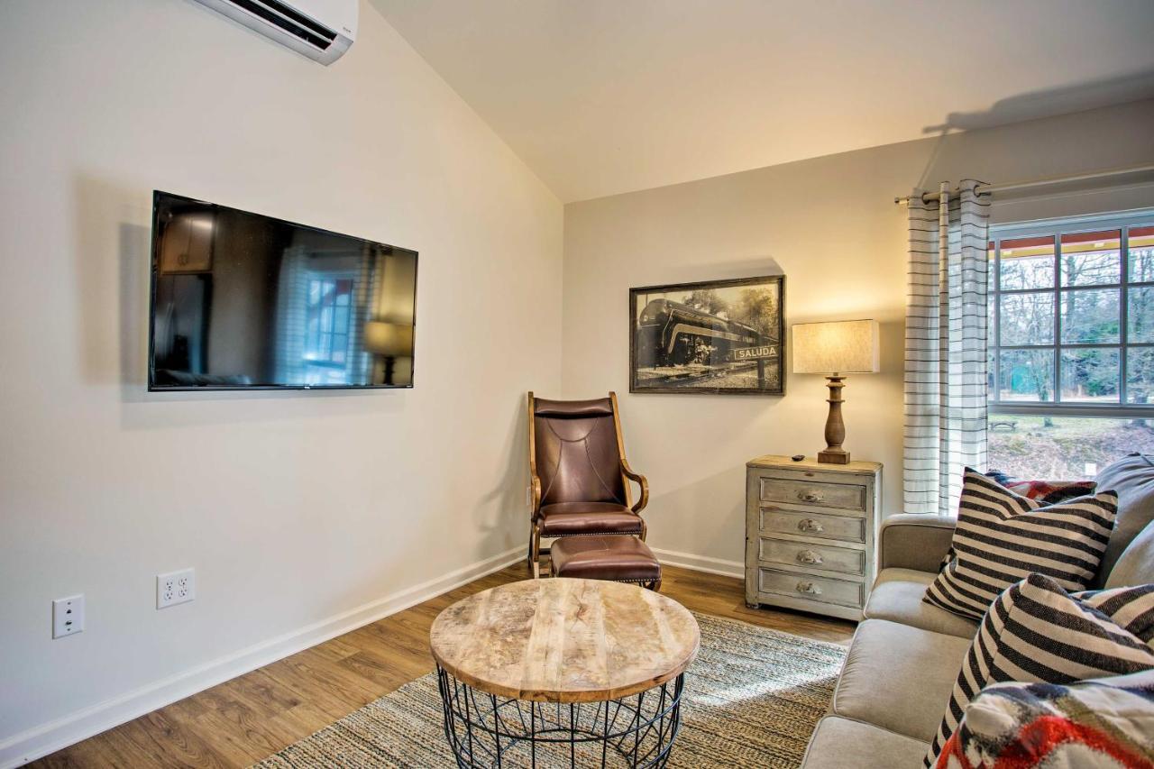 Newly Remodeled Apartment On Main Street In Saluda Exteriér fotografie